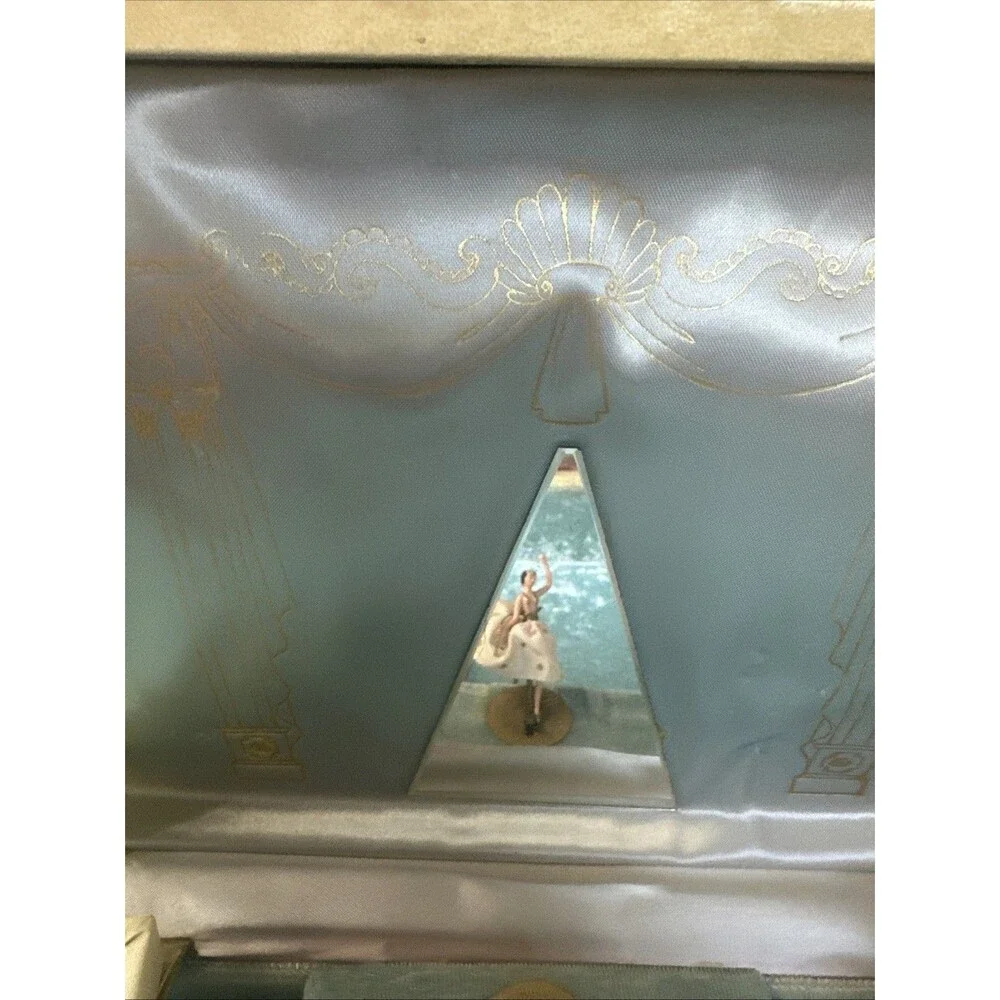 Vintage 1950s Mele Jewelry Box Cream Red Ballet No Key Music Box Needs Care RARE